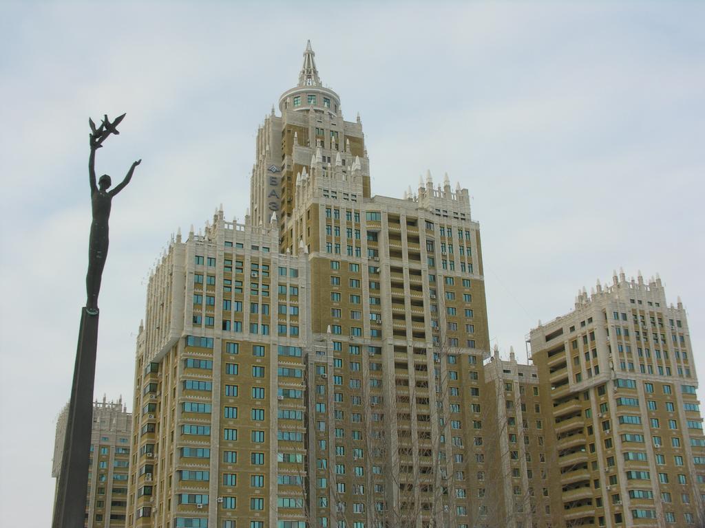 Triumph Astana Hostel أستانا المظهر الخارجي الصورة