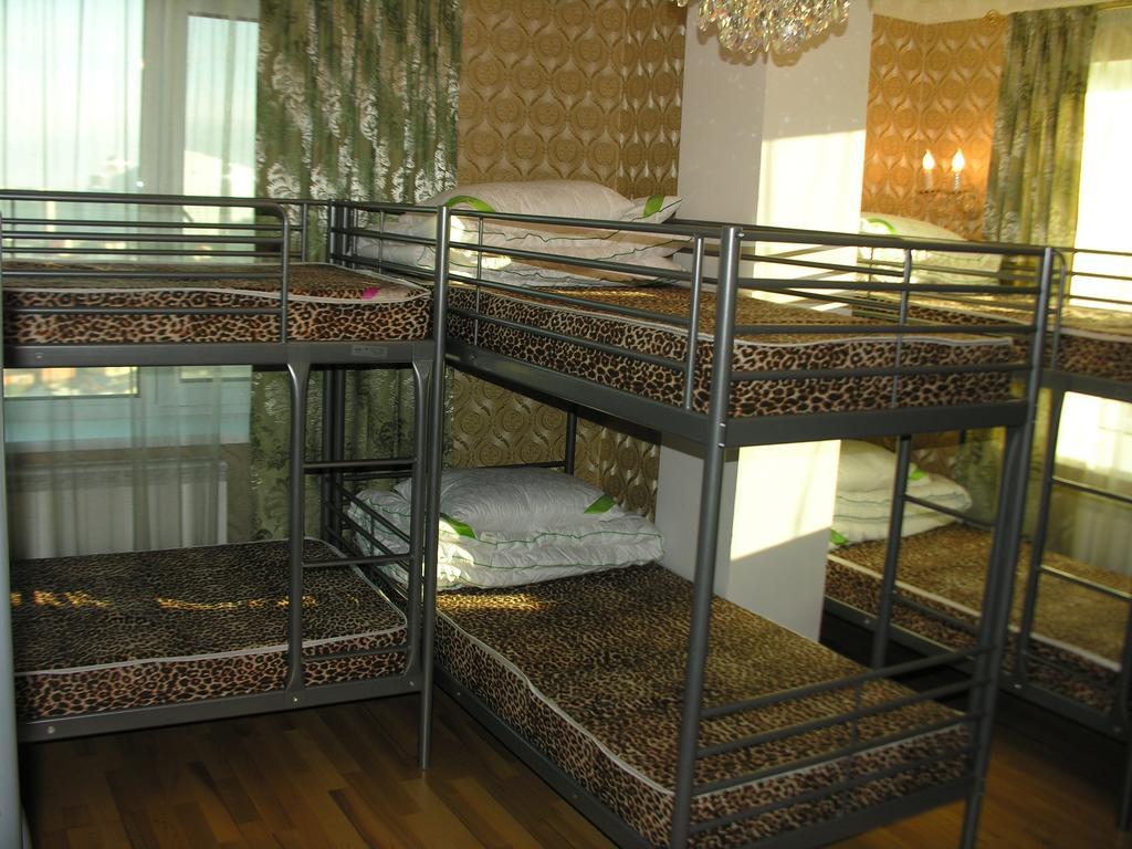 Triumph Astana Hostel أستانا الغرفة الصورة