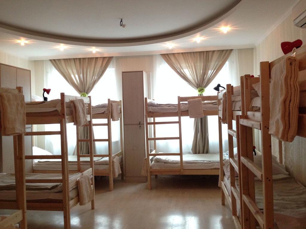 Triumph Astana Hostel أستانا الغرفة الصورة