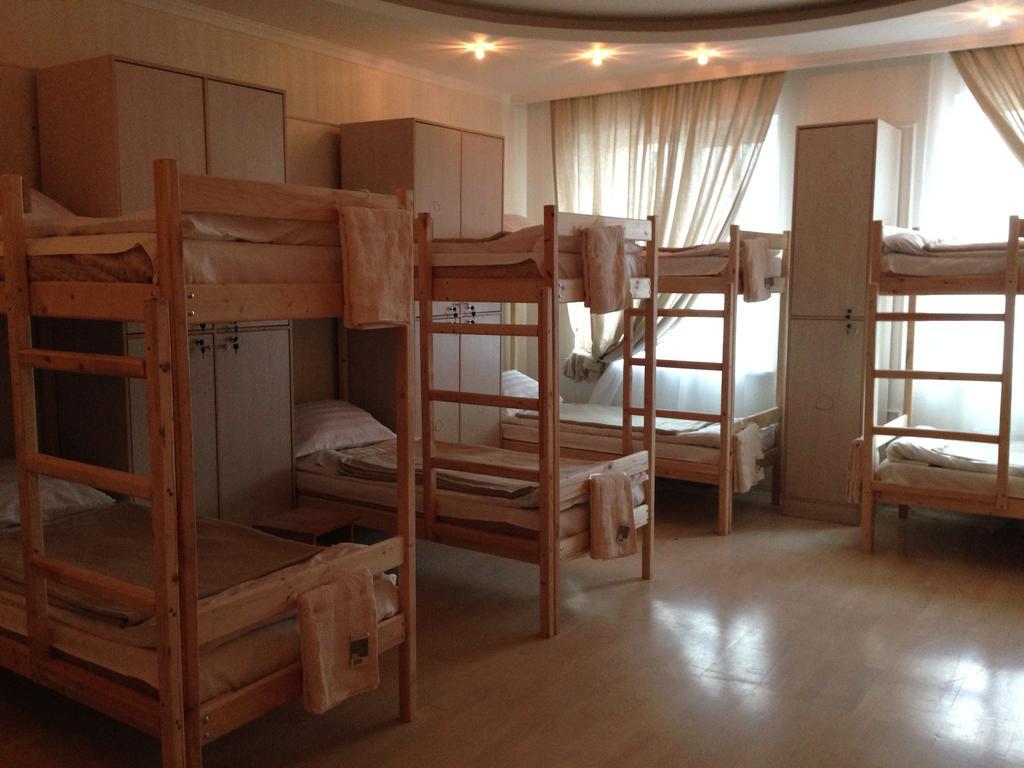 Triumph Astana Hostel أستانا الغرفة الصورة